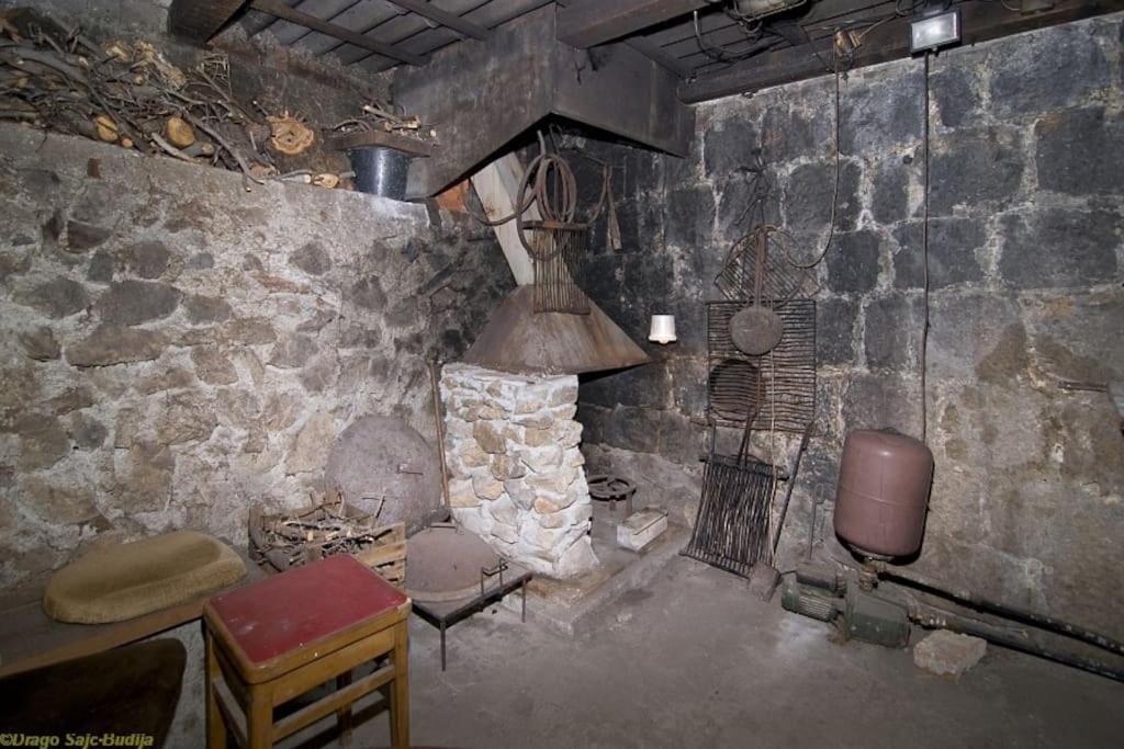 Art House Old Village Jesenice  Exterior foto